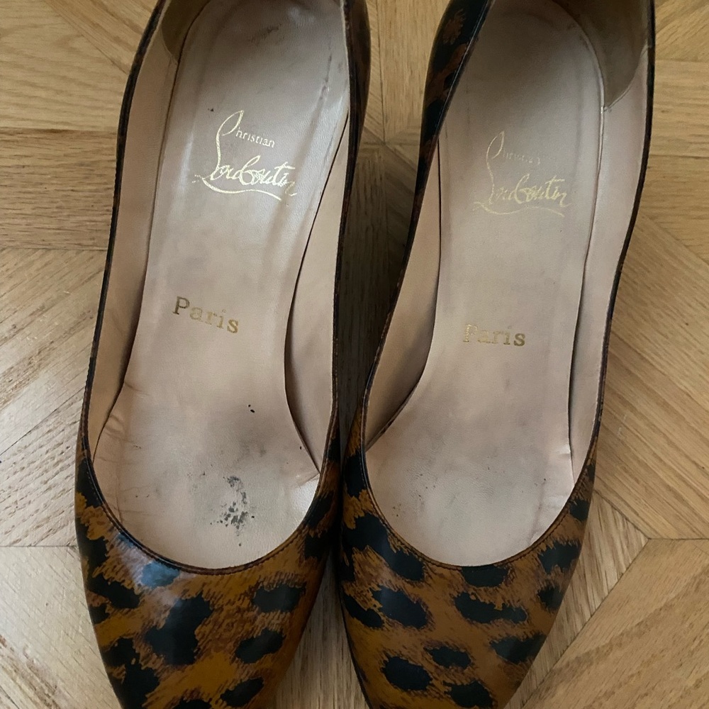 Christian Louboutin - Picture 3 of 4